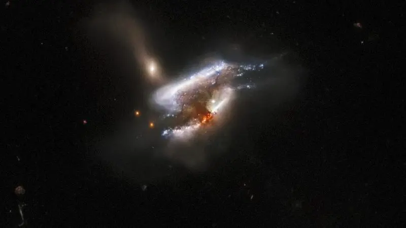 Khám phá vũ trụ qua Hình ảnh Thiên Hà từ Hubble 34