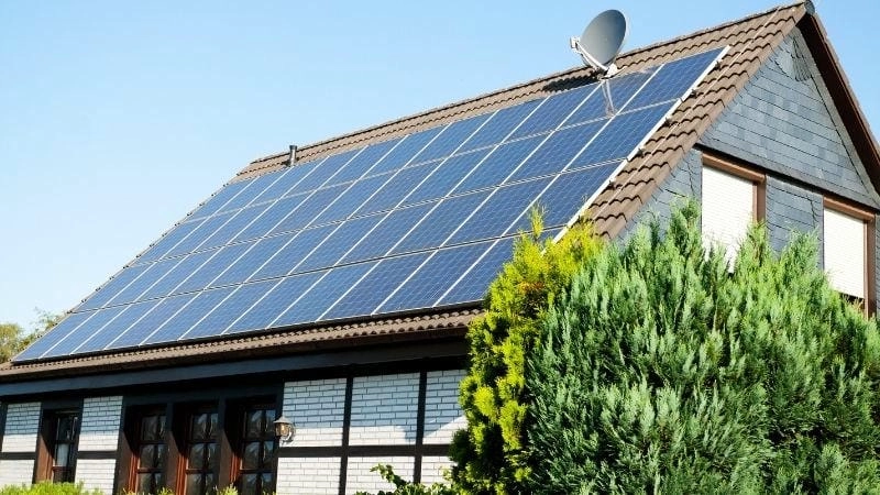 Lợi ích chính khi sử dụng pin mặt trời